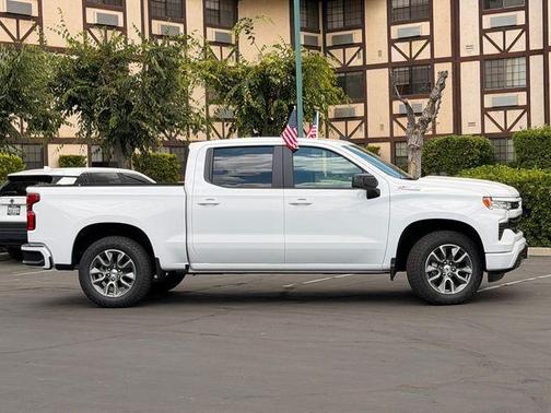 Summit White 2026 Chevrolet Silverado 1500 RST