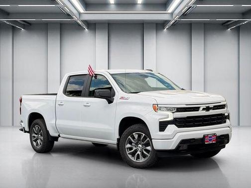 Summit White 2026 Chevrolet Silverado 1500 RST