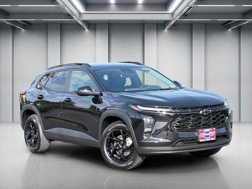 Black Metallic 2026 Chevrolet Trax LT