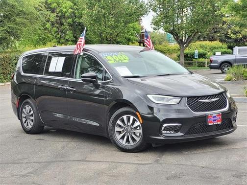 2022 Chrysler Pacifica Hybrid Touring L