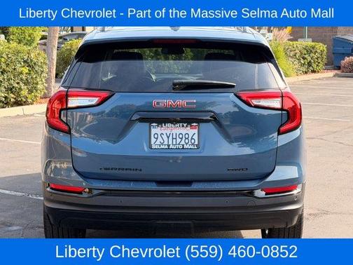 Metallic 2024 GMC Terrain SLT
