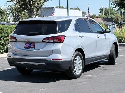 Silver Ice Metallic 2022 Chevrolet Equinox 1LT