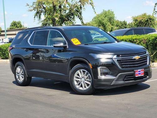 Black Metallic 2023 Chevrolet Traverse LT Cloth