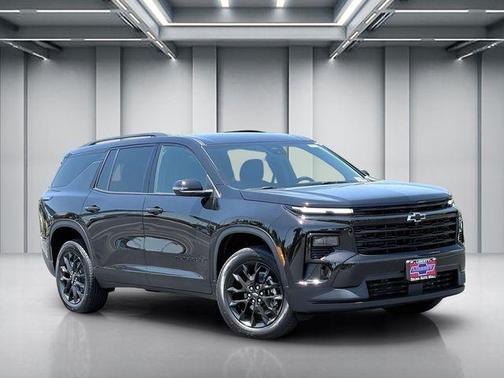 Black Metallic 2026 Chevrolet Traverse LT