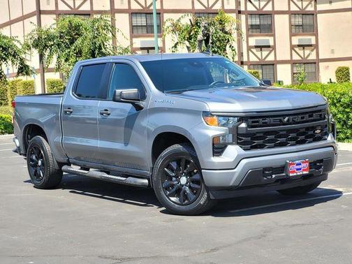 Sterling Gray Metallic 2024 Chevrolet Silverado 1500 Custom