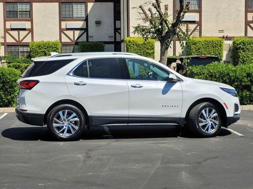 Pearl 2023 Chevrolet Equinox Premier
