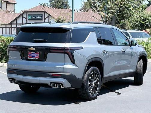 Sterling Gray Metallic 2026 Chevrolet Traverse LT