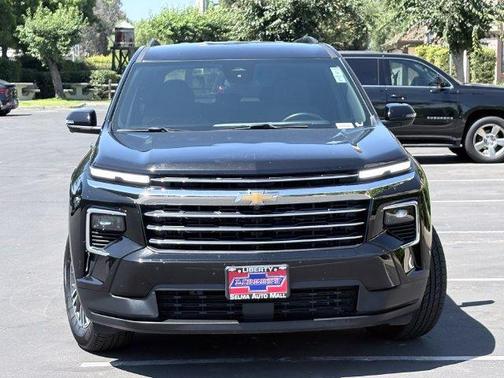 Black Metallic 2024 Chevrolet Traverse LT