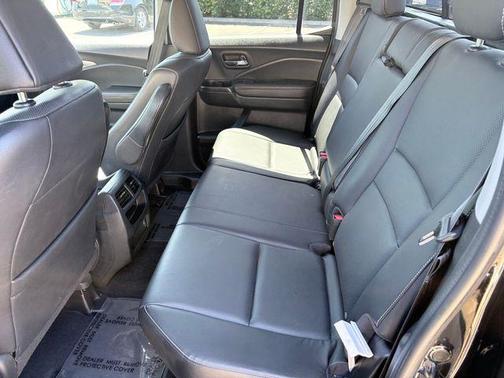 Crystal Black Pearl 2022 Honda Ridgeline RTL-E