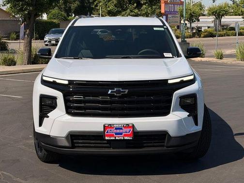 Polar White 2026 Chevrolet Traverse LT