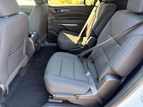 Polar White 2026 Chevrolet Traverse LT