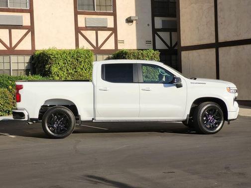 Summit White 2026 Chevrolet Silverado 1500 RST