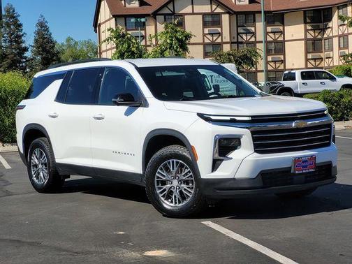 Summit White 2024 Chevrolet Traverse LT