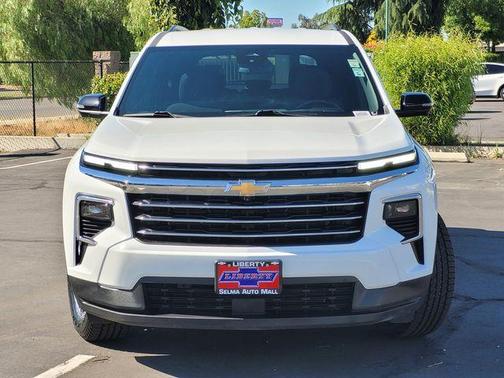 Summit White 2024 Chevrolet Traverse LT