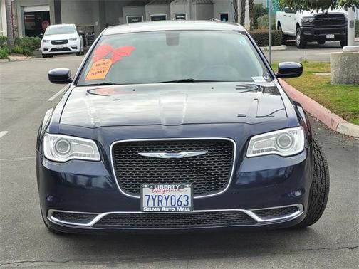 2017 Chrysler 300 Limited