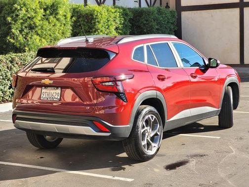 2025 Chevrolet Trax LT