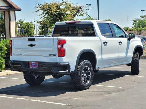 Summit White 2026 Chevrolet Silverado 1500 ZR2