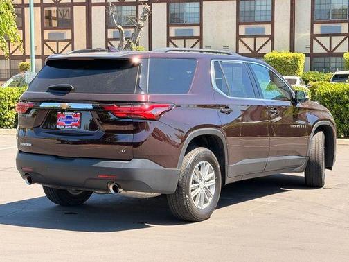 Black Cherry Metallic 2023 Chevrolet Traverse LT Cloth