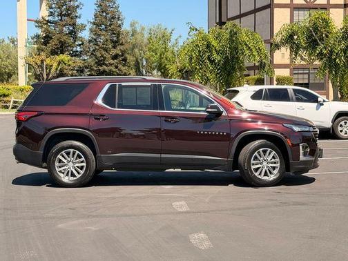 Black Cherry Metallic 2023 Chevrolet Traverse LT Cloth