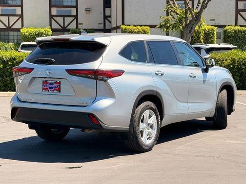 Celestial Silver Metallic 2023 Toyota Highlander LE