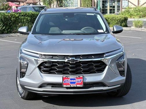 Sterling Gray Metallic 2026 Chevrolet Trax LT