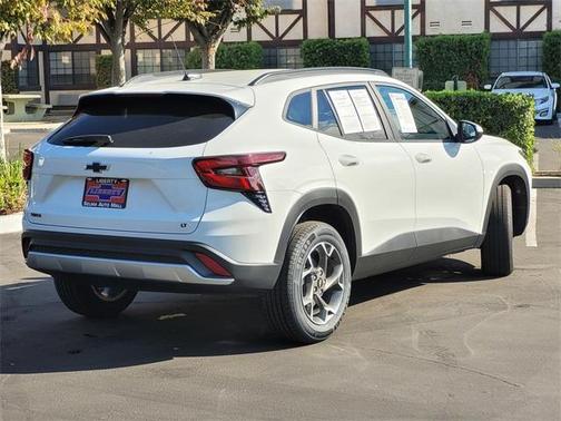 2025 Chevrolet Trax LT