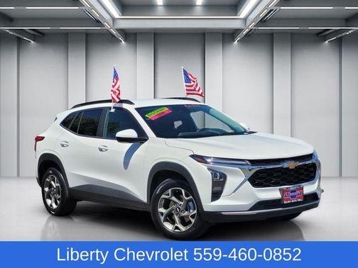 Summit White 2025 Chevrolet Trax LT