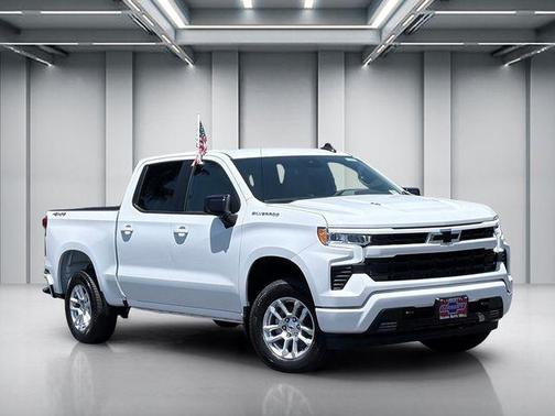 Summit White 2026 Chevrolet Silverado 1500 RST