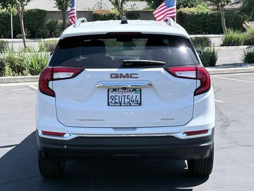 Summit White 2023 GMC Terrain SLT