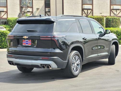 Black Metallic 2024 Chevrolet Traverse LT