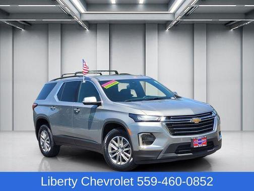 Sterling Gray Metallic 2023 Chevrolet Traverse LT Cloth