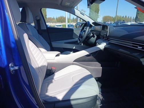 2024 Hyundai ELANTRA HEV Limited