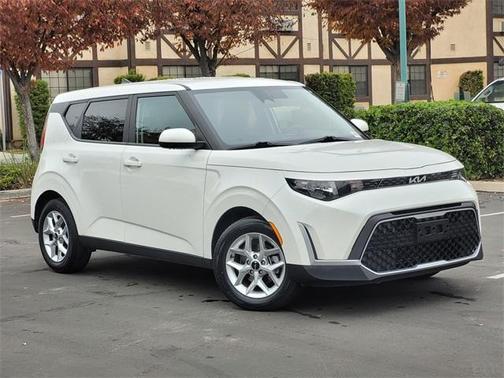 2024 Kia Soul LX