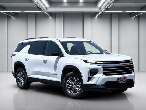 Summit White 2026 Chevrolet Traverse LT