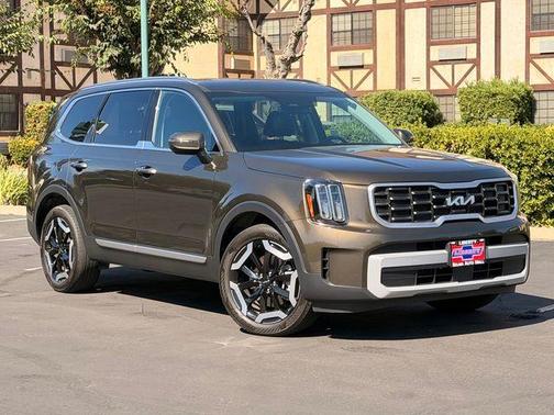 Moss Green 2024 Kia Telluride S