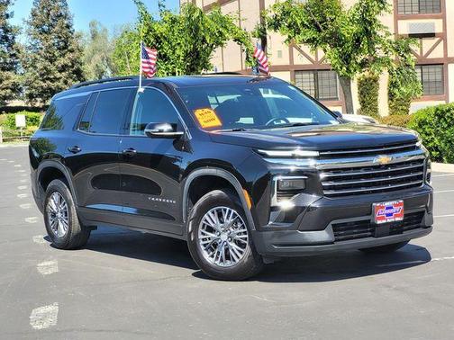 Black Metallic 2024 Chevrolet Traverse LT