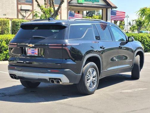 Black Metallic 2024 Chevrolet Traverse LT