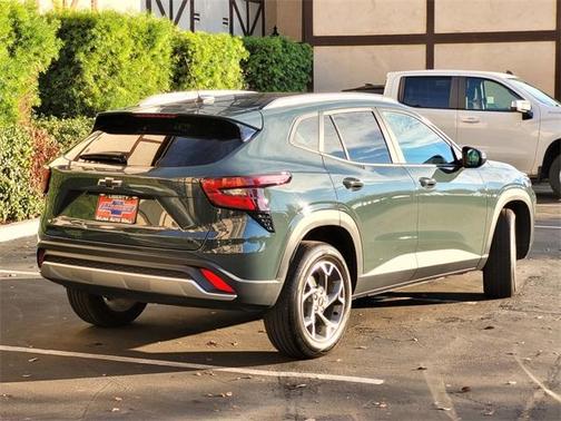 2025 Chevrolet Trax LT