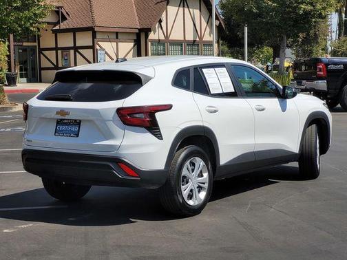 2025 Chevrolet Trax LS