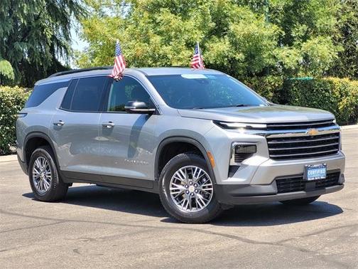 2024 Chevrolet Traverse LT