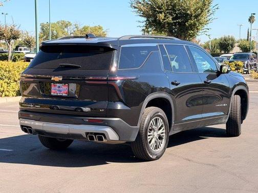 Black Metallic 2024 Chevrolet Traverse LT