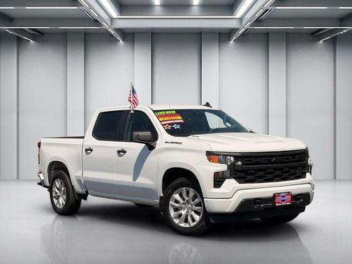 Summit White 2024 Chevrolet Silverado 1500 Custom