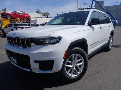 Bright White Clearcoat 2023 Jeep Grand Cherokee L Laredo