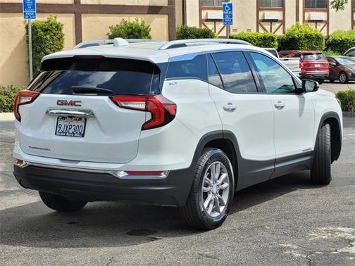 2024 GMC Terrain SLT