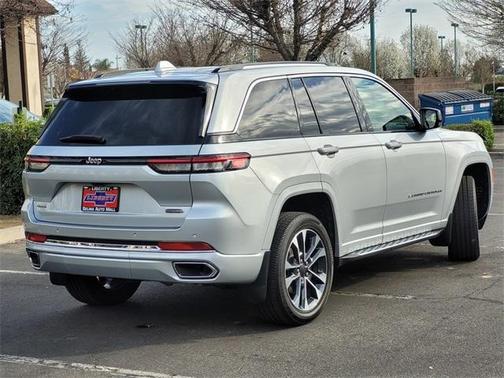 2022 Jeep Grand Cherokee Overland