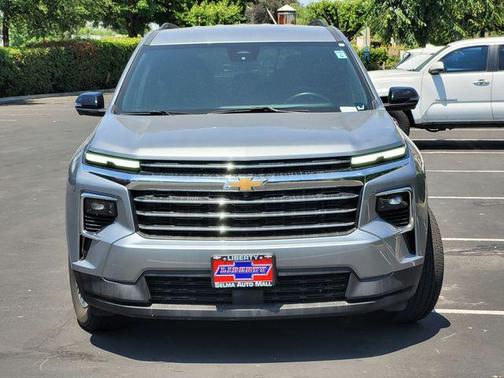 Sterling Gray Metallic 2024 Chevrolet Traverse LT