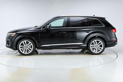2025 Audi Q7 55 Premium Plus