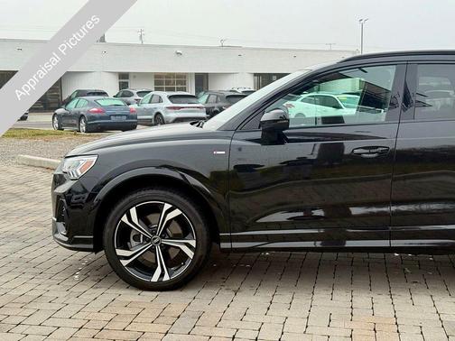 2023 Audi Q3 45 S line Premium