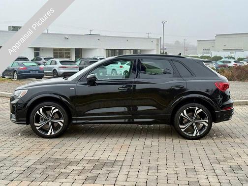 2023 Audi Q3 45 S line Premium