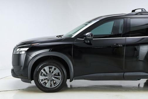 Black 2023 Nissan Pathfinder SV
